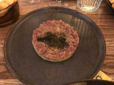 El Barrio Restaurante Y Tapas Bar