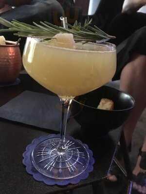 Octans - A Spirited Bar