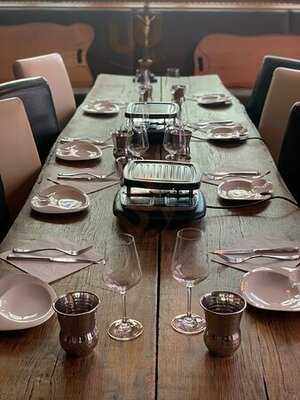 La Table De La Chapelle