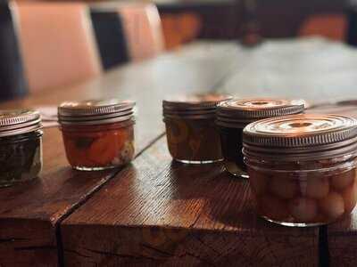 La Table De La Chapelle