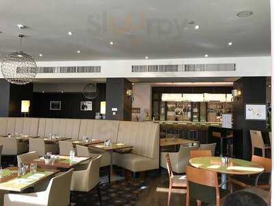 The Green Restaurant & Bar