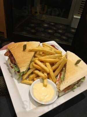 The Green Restaurant & Bar