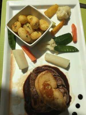 The Green Restaurant & Bar