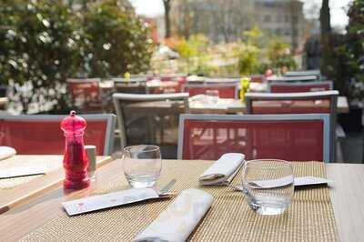 Red Square Restaurant & Bar