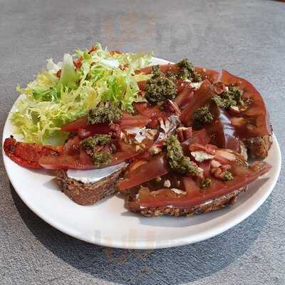 Kontur Concept Store & Coffee