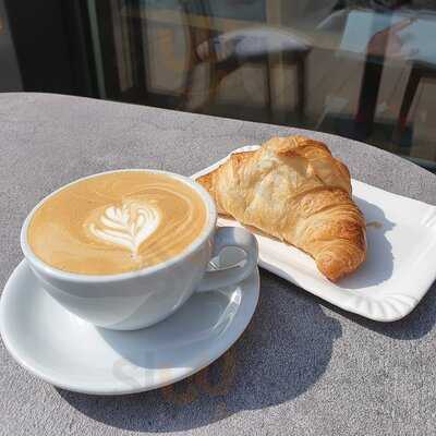 Kontur Concept Store & Coffee