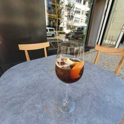 Kontur Concept Store & Coffee