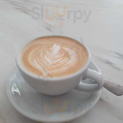 Kontur Concept Store & Coffee