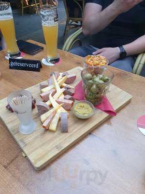 Rue De La Gare Café