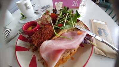 Nogal Wiedus Eten, Drinken én Meer