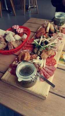 Taberna Gastrobar & Delicatessen