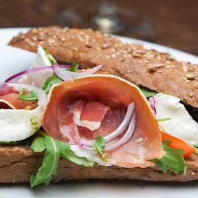 Woodstone Pizza And Wine Almere