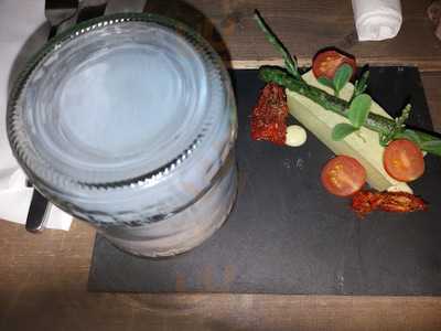 Amusant Restaurant & Lounge