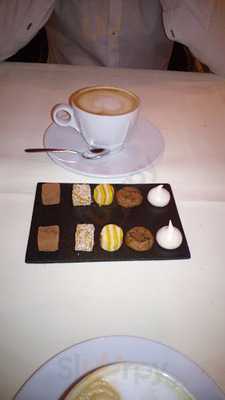 Restaurant In Den Gapenden Eter