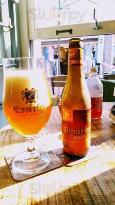 Angenietea's High Tea's En Taarten