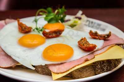 De Drie Gezusters - Grand Café & Terras