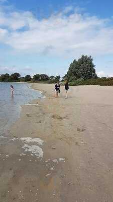 Eetcafé At The Beach