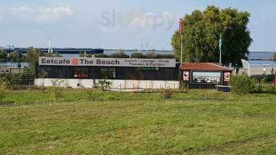 Eetcafé At The Beach