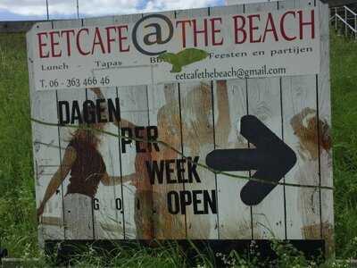 Eetcafé At The Beach