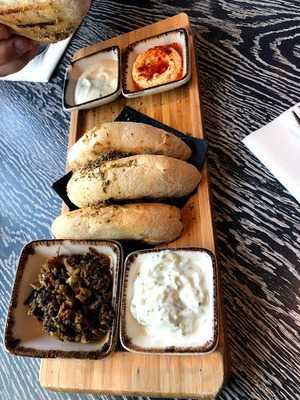 Cor & Don's Restaurant