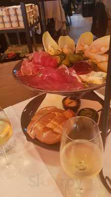 Nostra Lunch Winebar