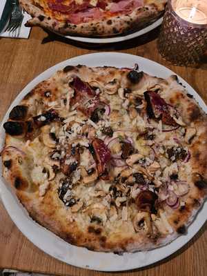 Gusto World Of Pizza