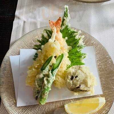 En Japanese Kitchen & Sake Bar