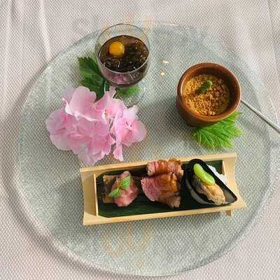 En Japanese Kitchen & Sake Bar