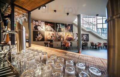 Stage - Kitchen & Café