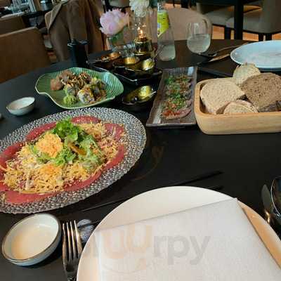 Yip Asian Bar And Restaurant