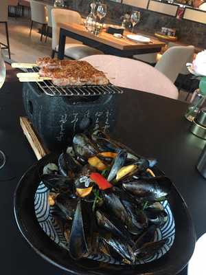 Yip Asian Bar And Restaurant