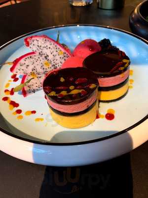 Yip Asian Bar And Restaurant