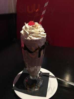 Chef Burgers & Lounge