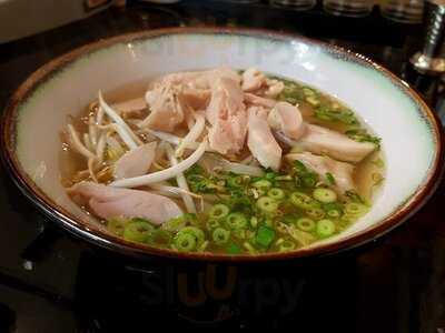 Vina's Noodles & More