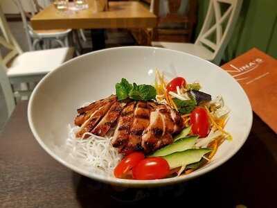 Vina's Noodles & More