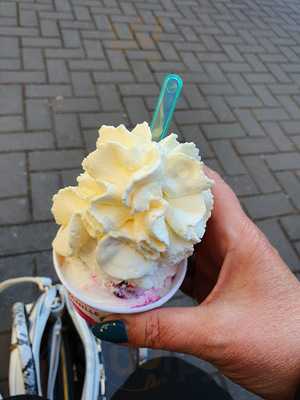 Josy's Ice Cream Bar