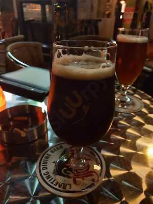 Cafe De Kat In De Stad