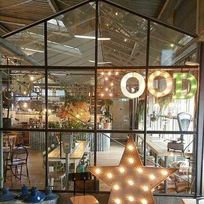 Bas Bites And Store Lunchroom