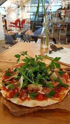 Bas Bites And Store Lunchroom