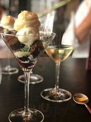 Pierre - Winebar & Shop