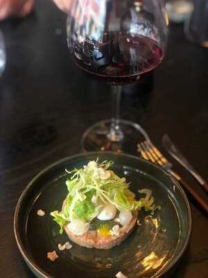 Pierre - Winebar & Shop