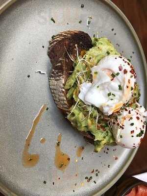 Lotti’s Café,  Bar & Grill