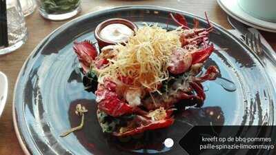 Lola Bar & Restaurant