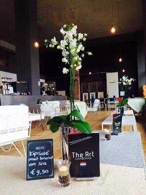 The Art Of Lunch & Lounge