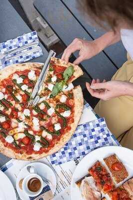 De Pizzabakkers Voorstraat