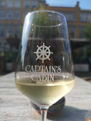 Café Restaurant Captain's Cabin