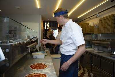 De Pizzabakkers Willemsparkweg