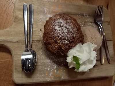 Uptown Food & Drinks