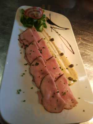 Uptown Food & Drinks