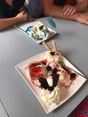 Ijssalon La Dolce Borger